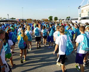 LCMS Youth Gathering participants prepare to board buses for servant events. Some 5,000 took part in more than 100 servant events in the San Antonio area. (LCMS Communications/Megan Mertz)