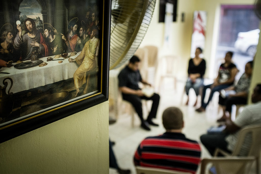 A Bible study in Santiago, Dominican Republic, one of many mission fields for The Lutheran Church—Missouri Synod. (LCMS/Erik M. Lunsford) 