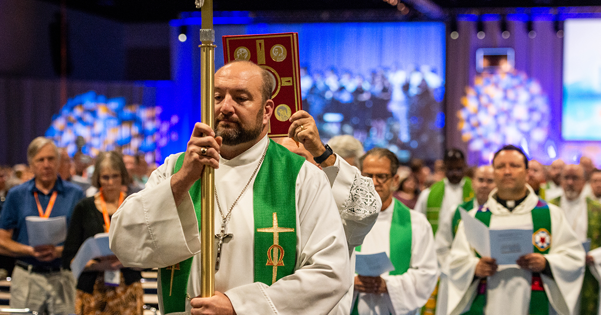 2019 LCMS convention begins with worship and service