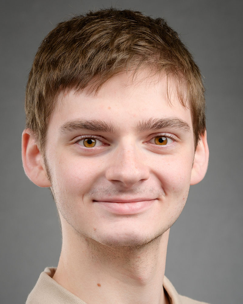 Evan Magness (BA ’26), a Concordia University Chicago graduate from the pre-seminary program, recently received the Regents’ Scholarship Award from Concordia Theological Seminary, Fort Wayne (CTSFW). He is preparing to serve the church as a pastor.