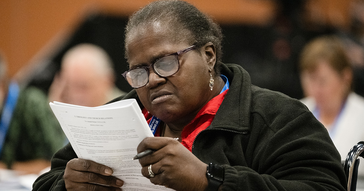 Isabelle Cooper-Browne studies Today’s Business on July 21 during the 69th Regular Convention of The Lutheran Church—Missouri Synod in Phoenix. (LCMS/Frank Kohn)